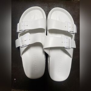 Womans size 10 Sandals